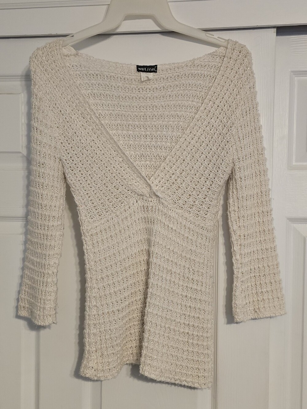 Wet Seal Off-White Textured V-Neck Knit Quarter Sleeve Sweater W/Gold Sparkle.